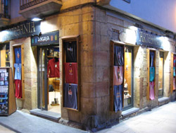 Vista exterior del esparate de nuestro establecimiento. Segunda fotograía.
