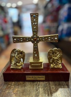 CRUCES