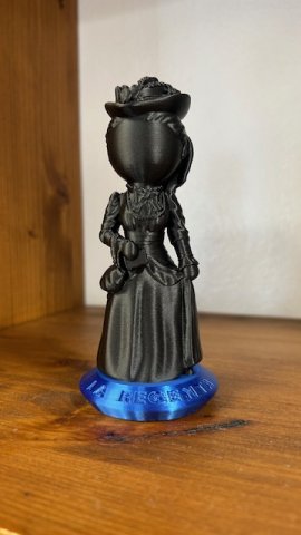 FIGURA REGENTA EN 3 D