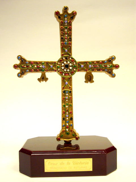 CRUZ%20DE%20LA%20VICTORIA%20GR%20PAN%20DE%20ORO%20ARTEASTUR.jpg